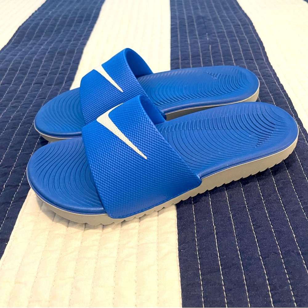 Nike slippers